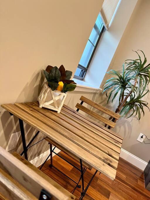 508 Urban Lifestyle King Bed In Center * Philadelphia