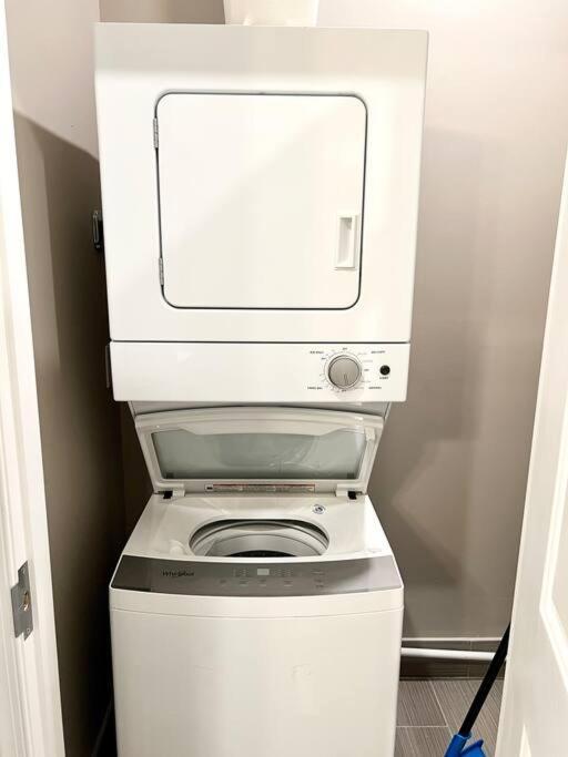 508 Urban Lifestyle King Bed In Center * Philadelphia