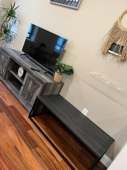 Apartment 508 Urban Lifestyle King Bed In Center